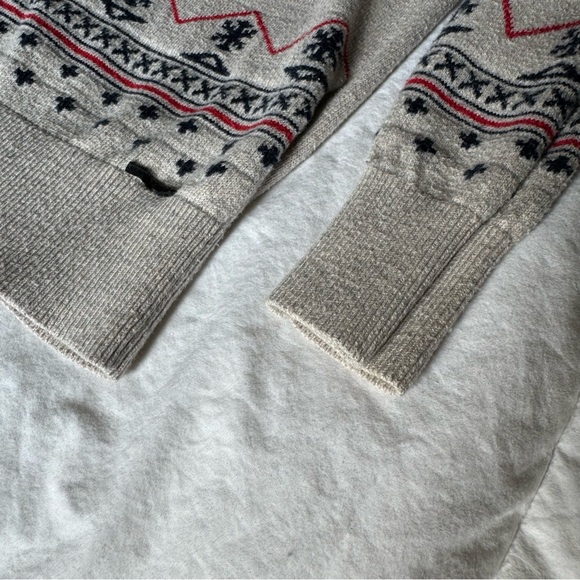 ON THE BYAS Wolf Sweater Size Small - Picture 3 of 5